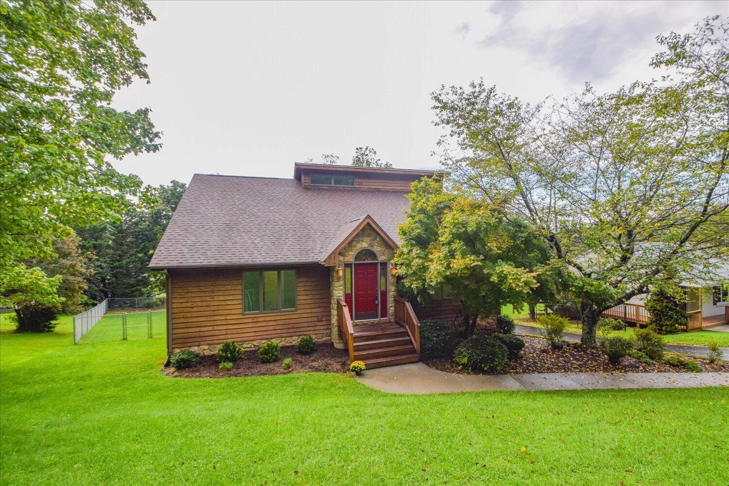 5315 Merriman RD