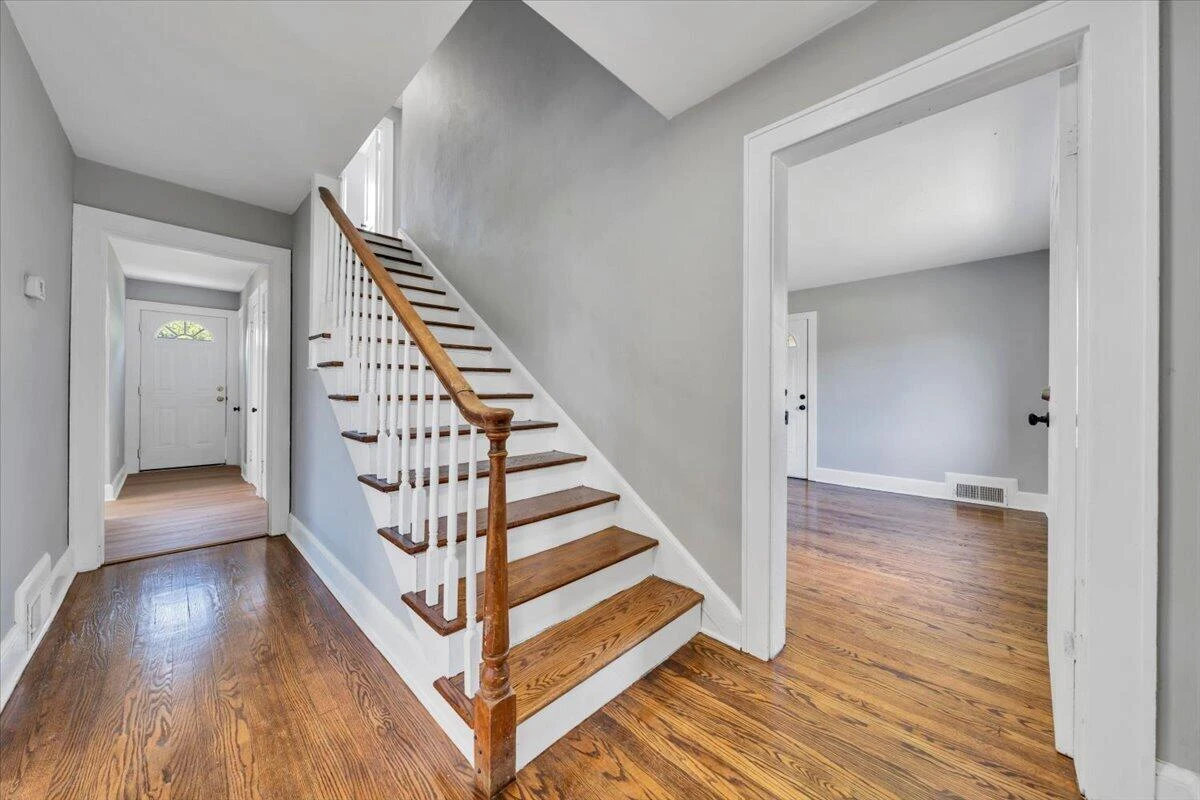 4028 Kentucky AVE NW - Photo 3