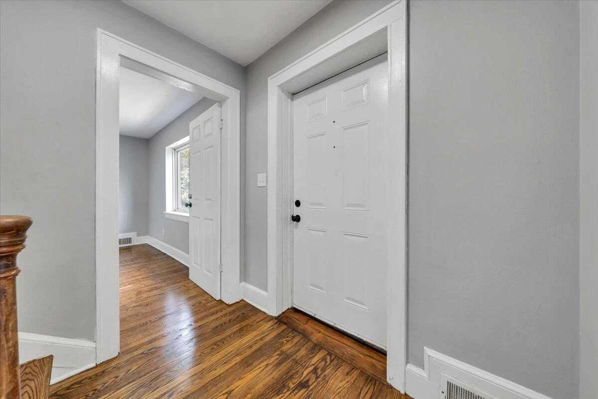 4028 Kentucky AVE NW - Photo 4