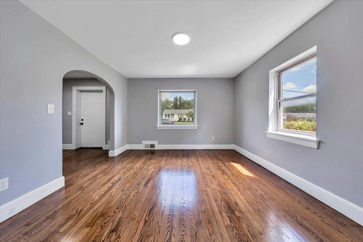 4028 Kentucky AVE NW - Photo 10