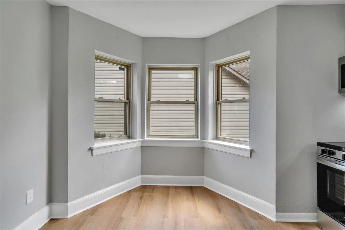 4028 Kentucky AVE NW - Photo 11