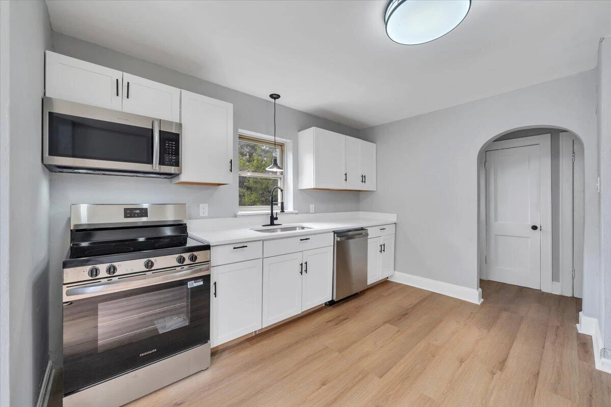 4028 Kentucky AVE NW - Photo 12
