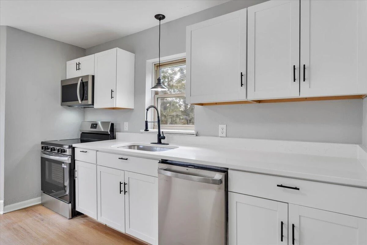 4028 Kentucky AVE NW - Photo 14
