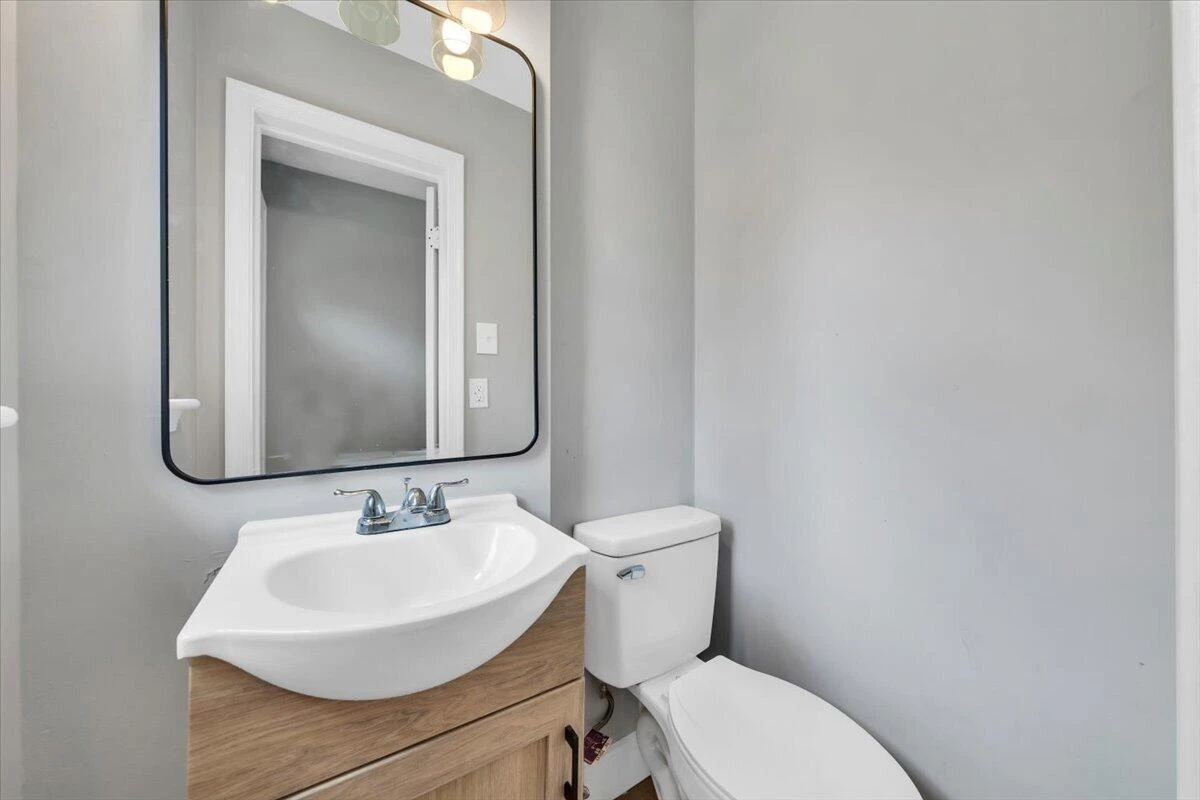 4028 Kentucky AVE NW - Photo 16