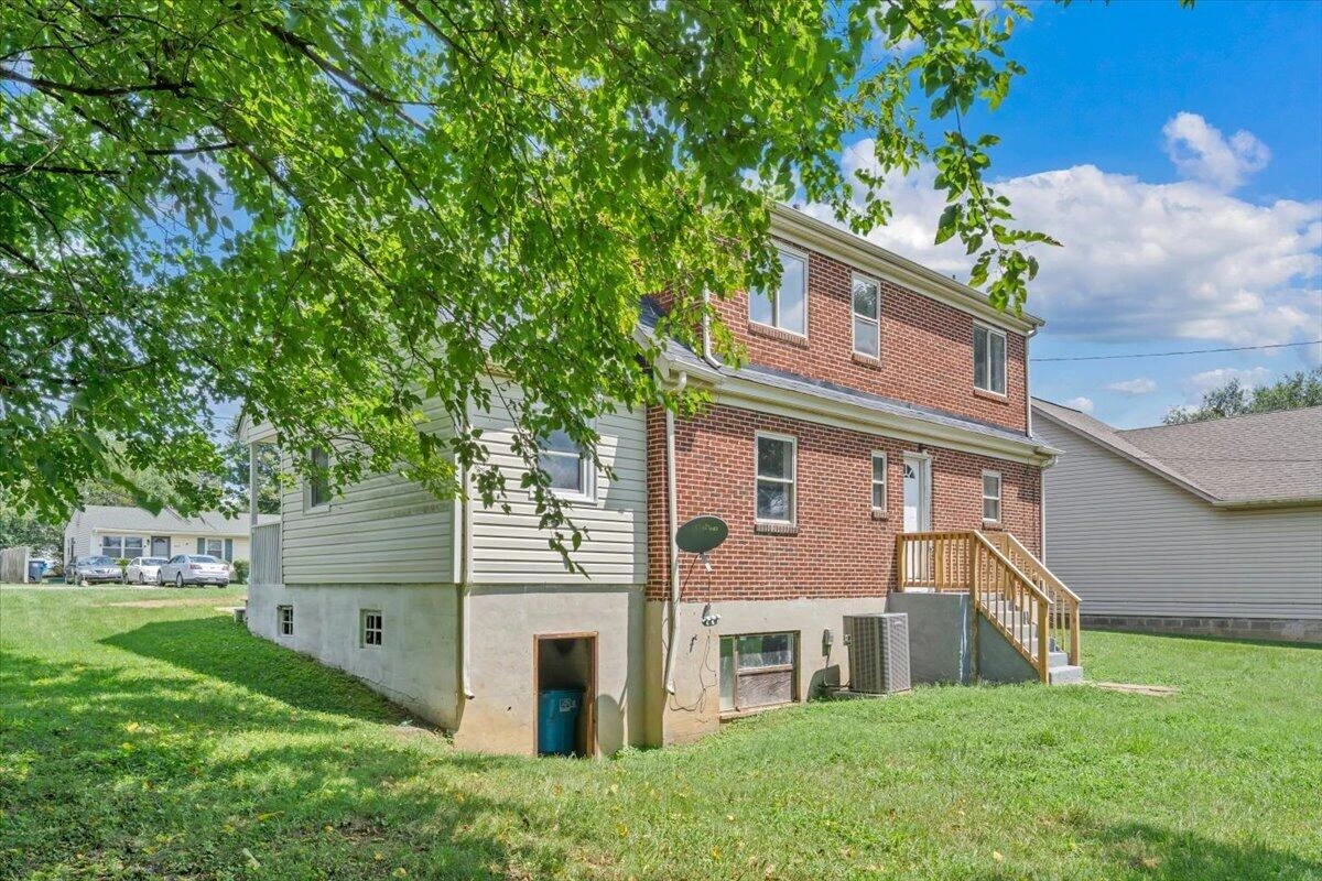 4028 Kentucky AVE NW - Photo 30