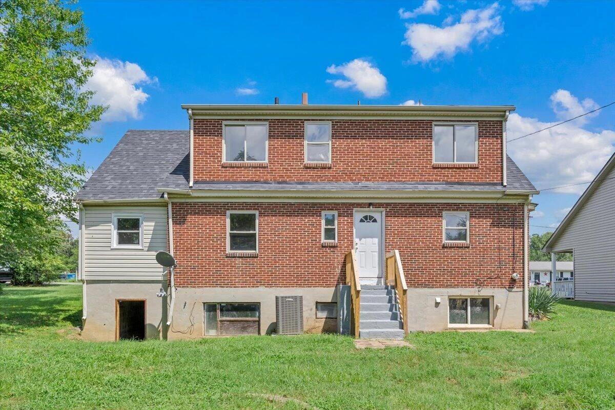 4028 Kentucky AVE NW - Photo 31