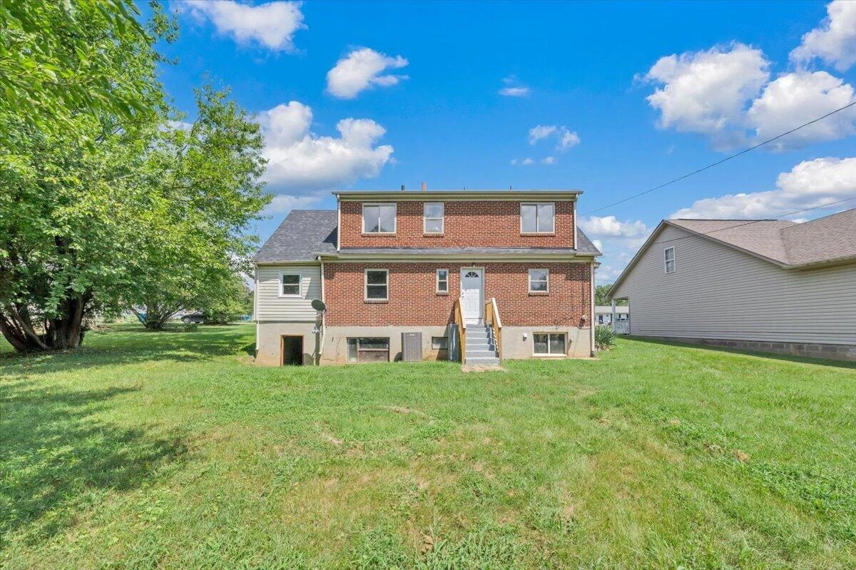4028 Kentucky AVE NW - Photo 32