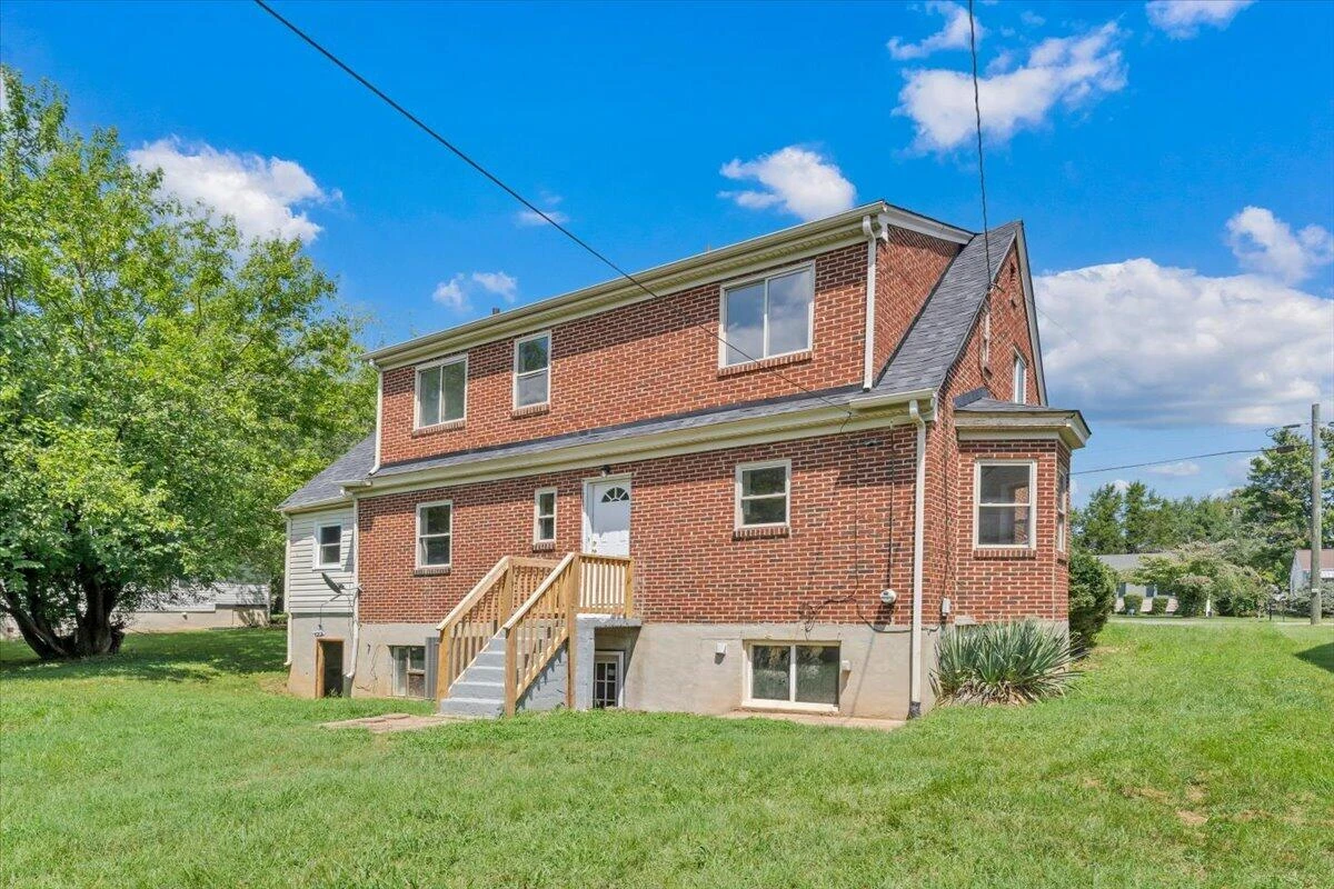 4028 Kentucky AVE NW - Photo 33