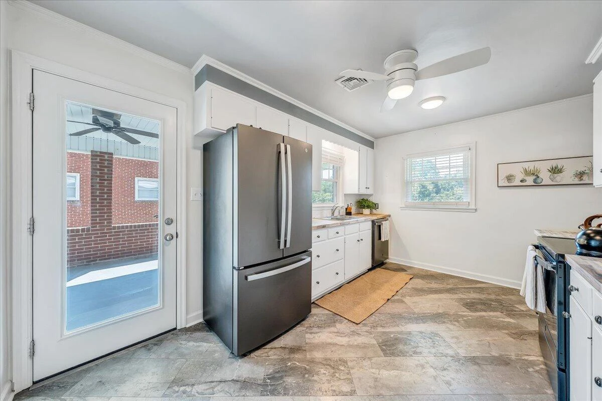3363 Melody AVE - Photo 11