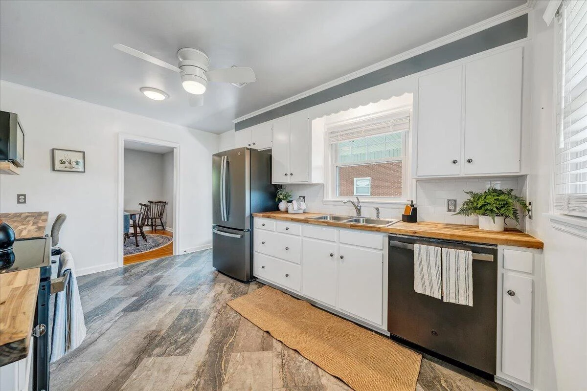 3363 Melody AVE - Photo 14