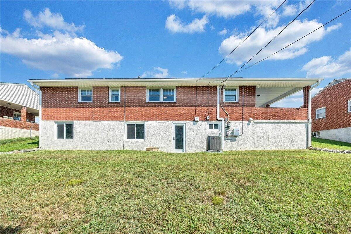 3363 Melody AVE - Photo 36