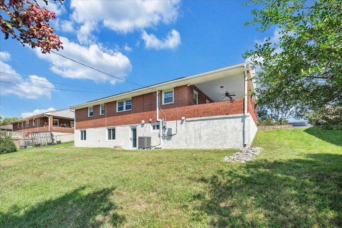 3363 Melody AVE - Photo 37