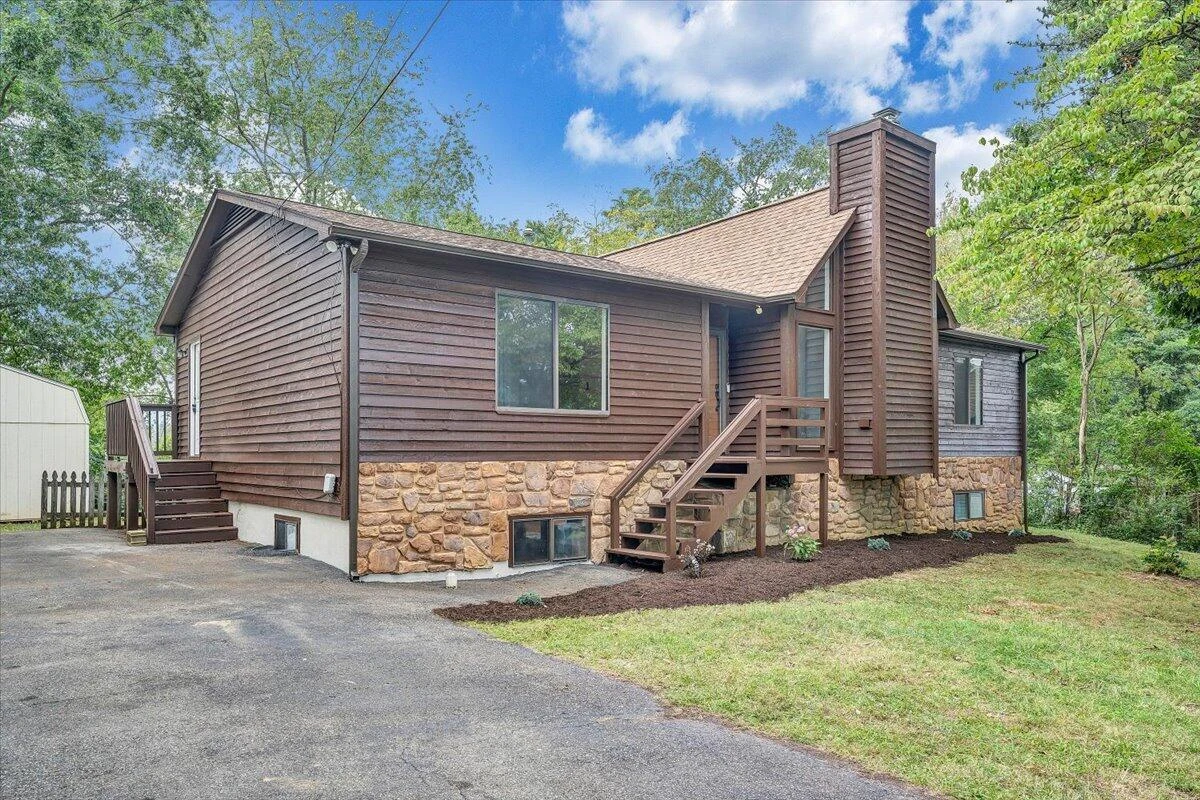 3431 Westmoreland DR - Photo 4