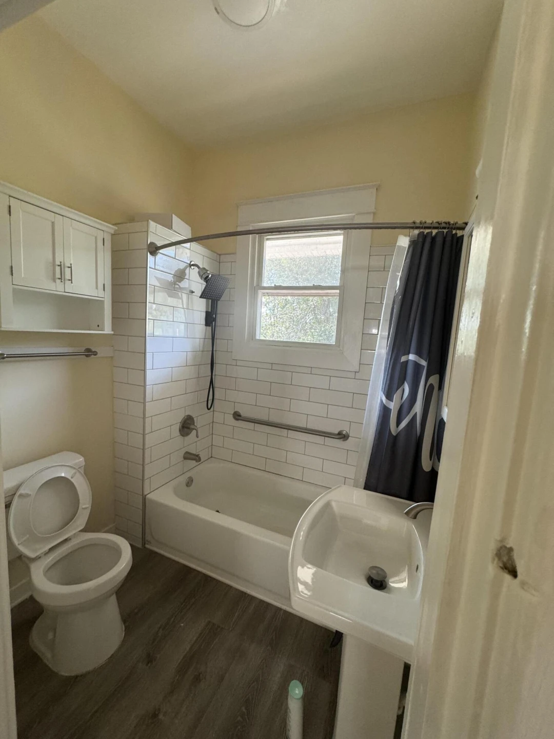 613 Montrose AVE SE - Photo 4