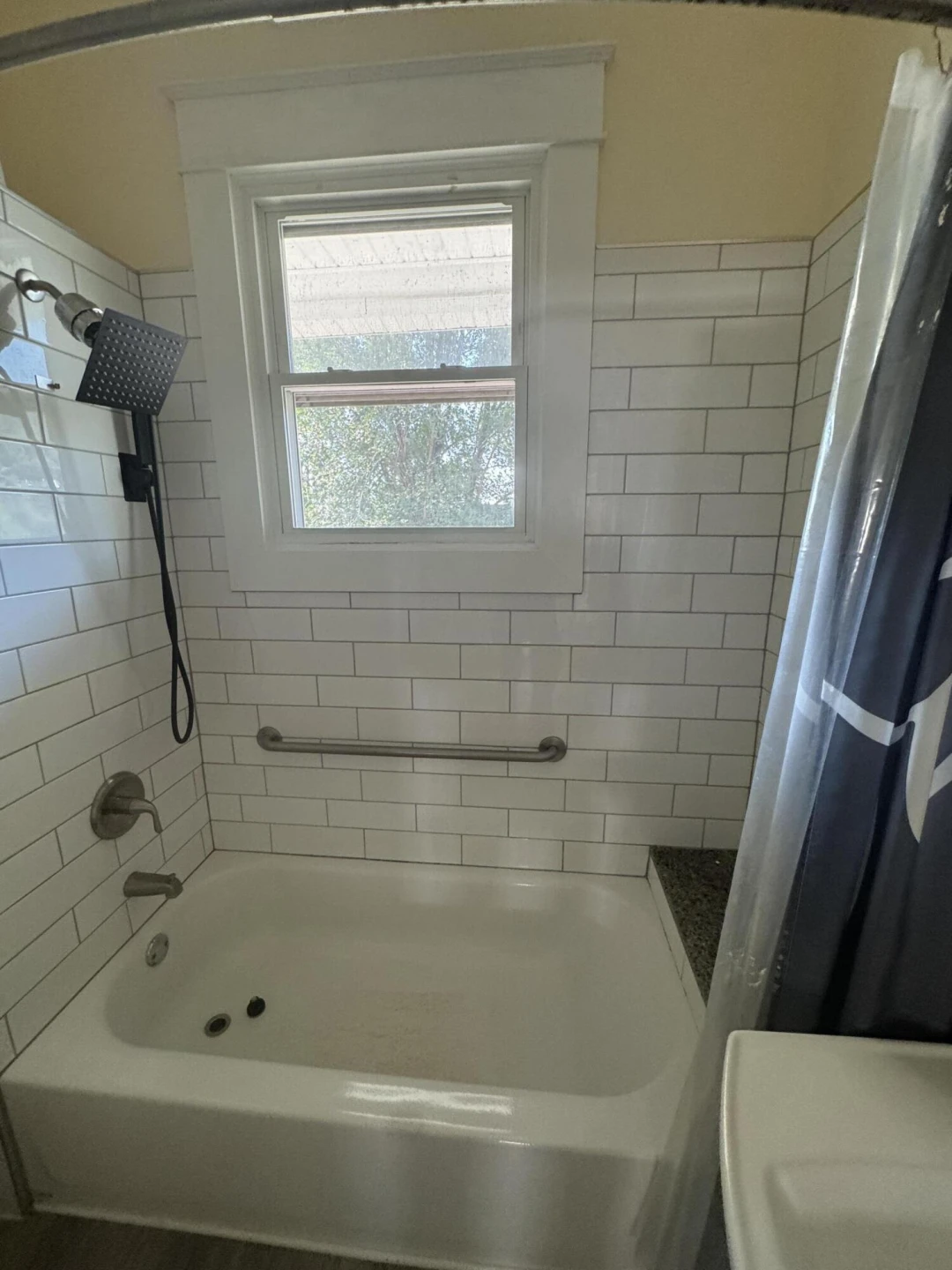 613 Montrose AVE SE - Photo 6