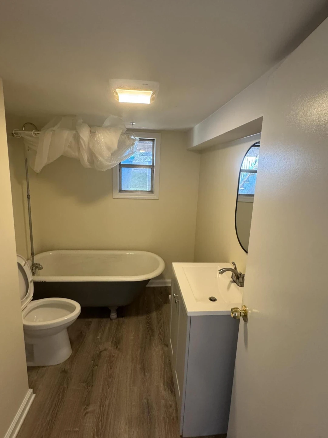 613 Montrose AVE SE - Photo 24