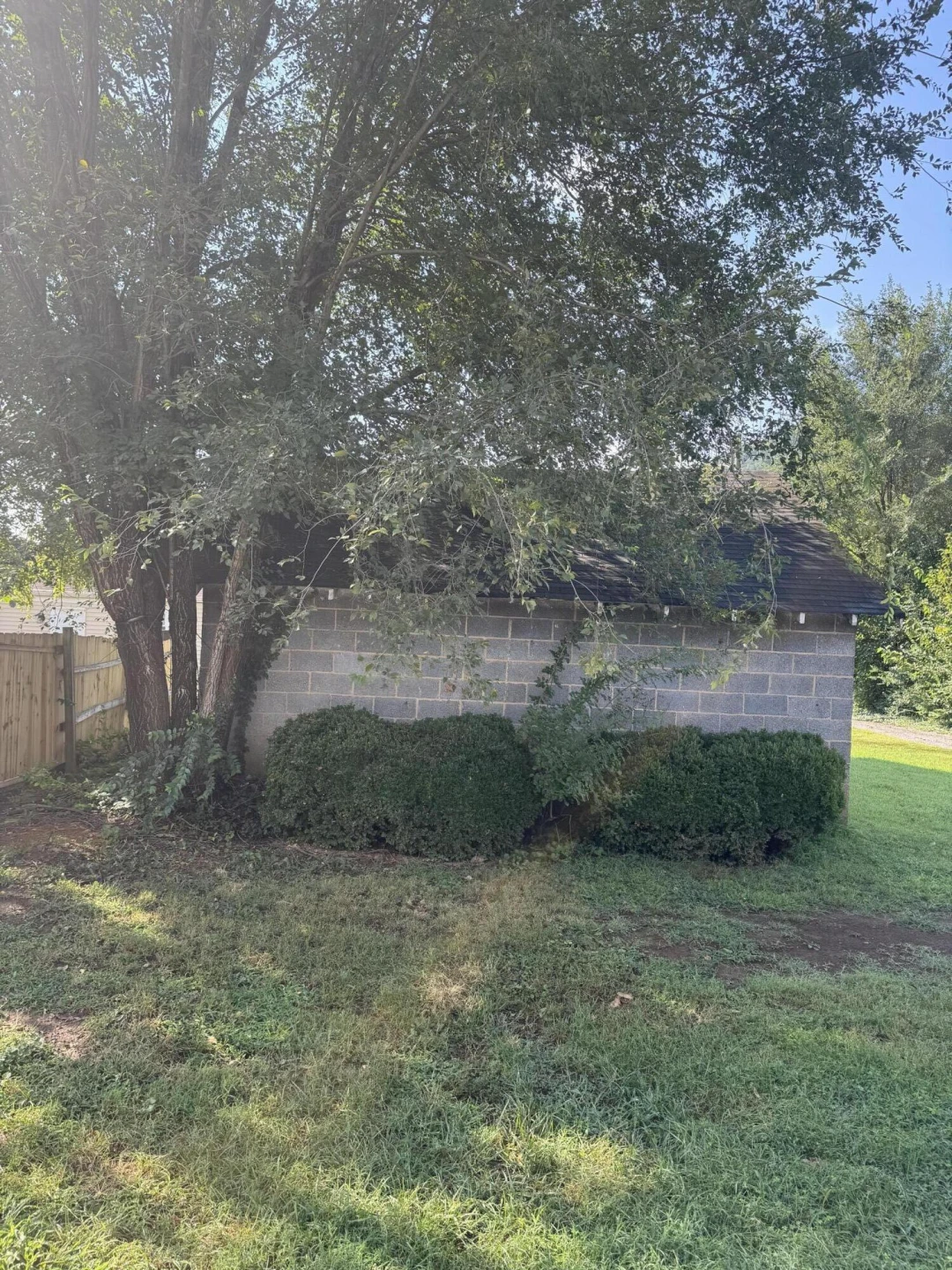 613 Montrose AVE SE - Photo 32