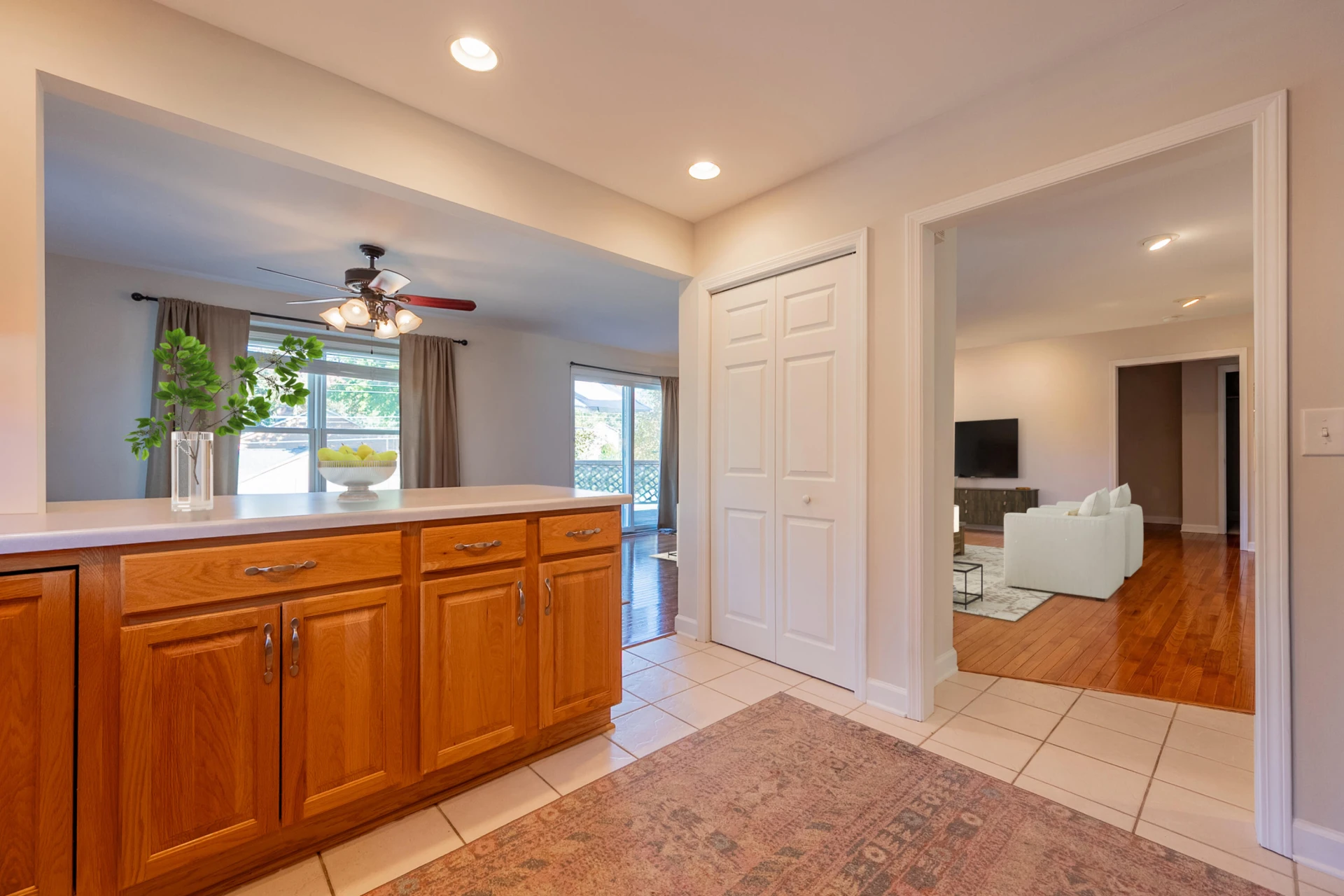 1005 Edwards LN - Photo 6