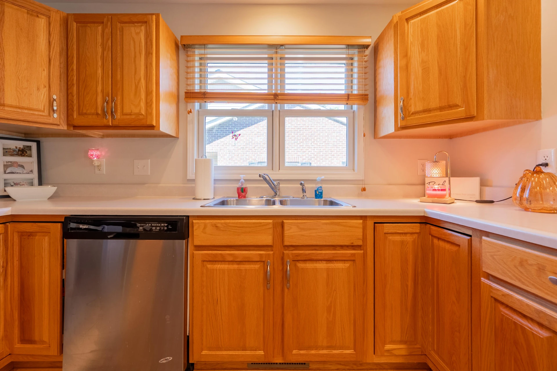1005 Edwards LN - Photo 7
