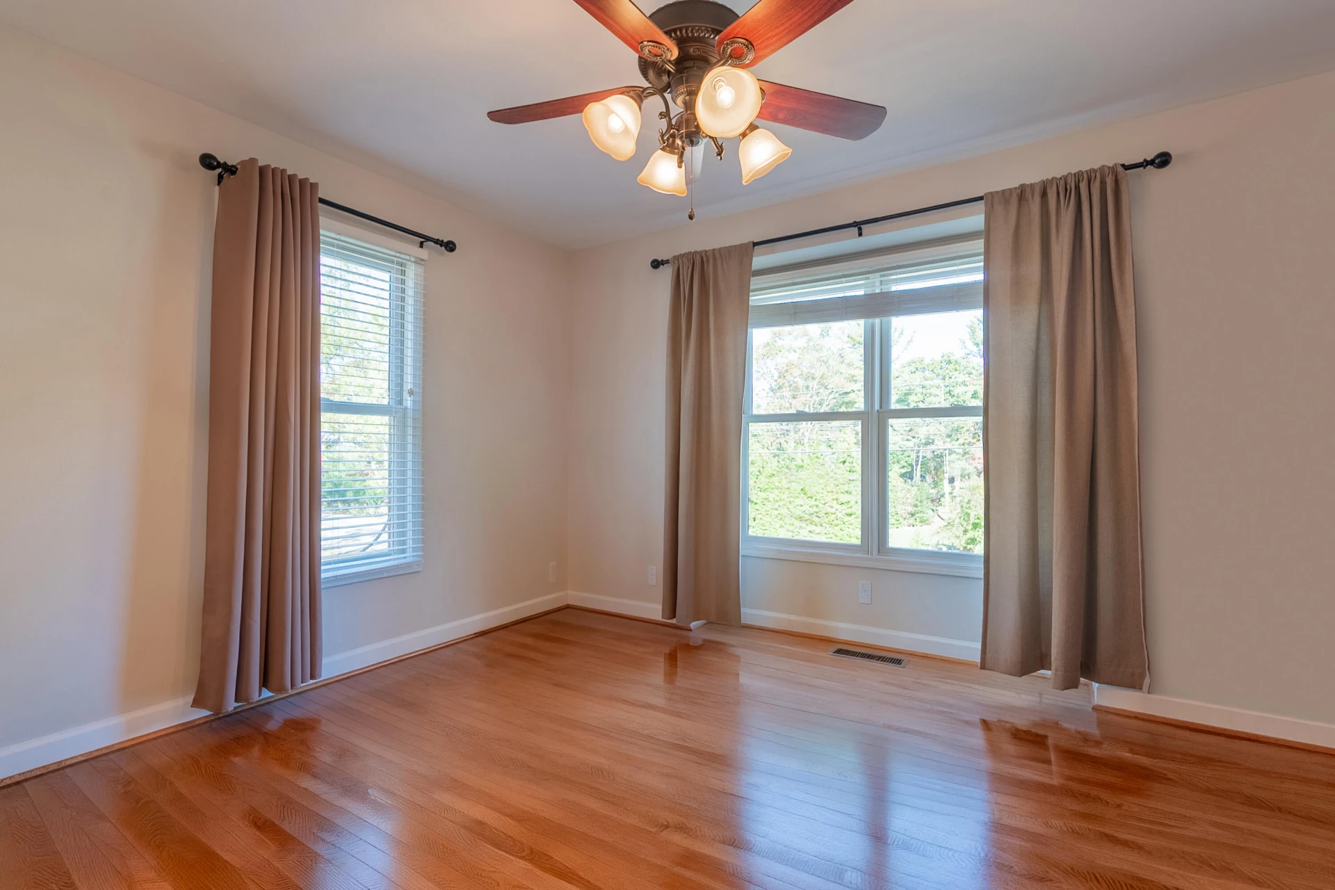 1005 Edwards LN - Photo 14