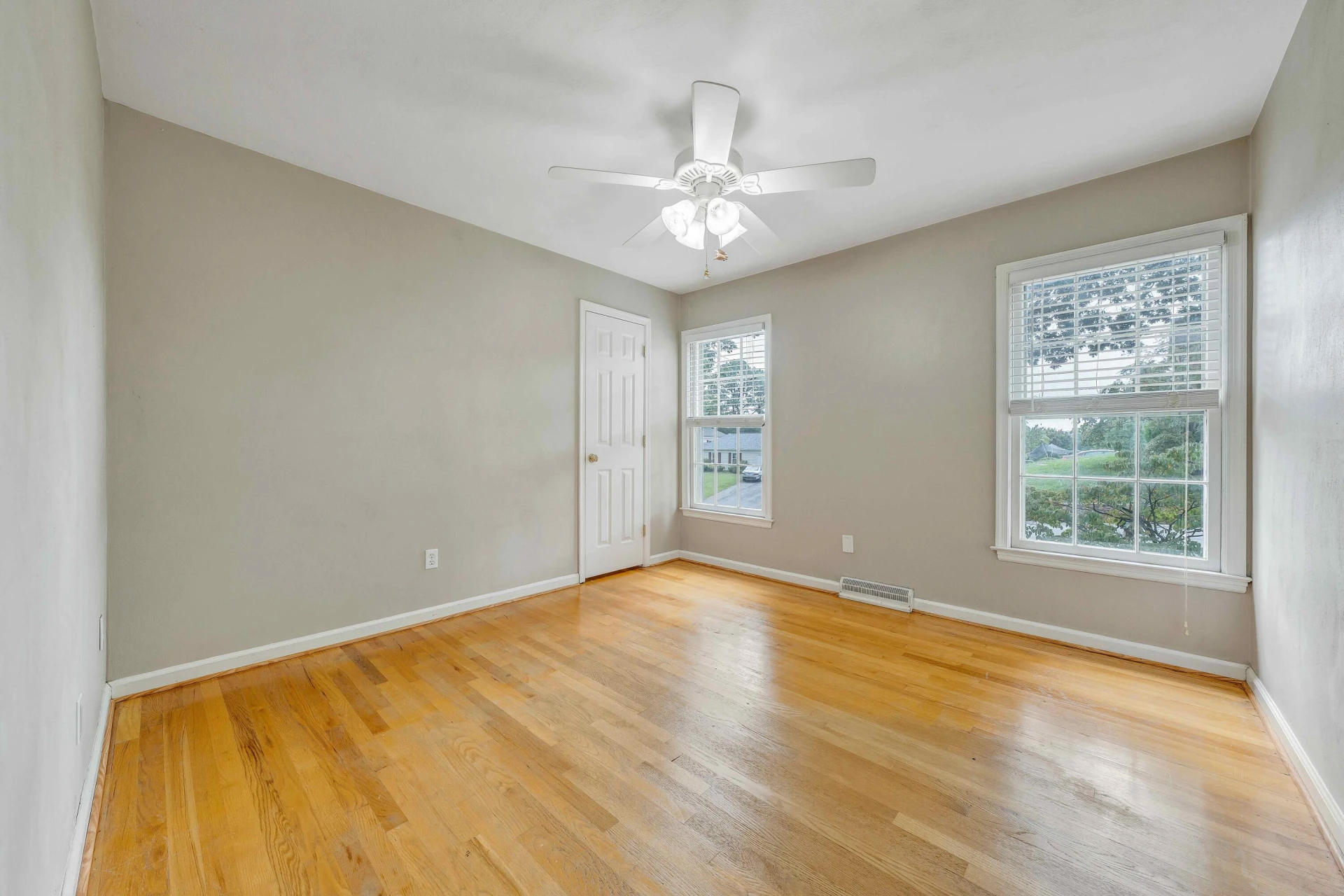 3755 Kentland DR - Photo 32