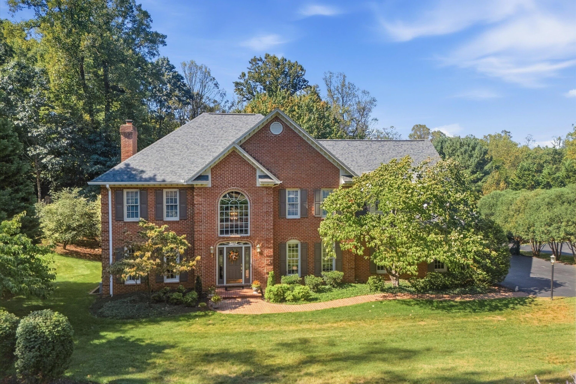 1538 Strawberry Mountain DR