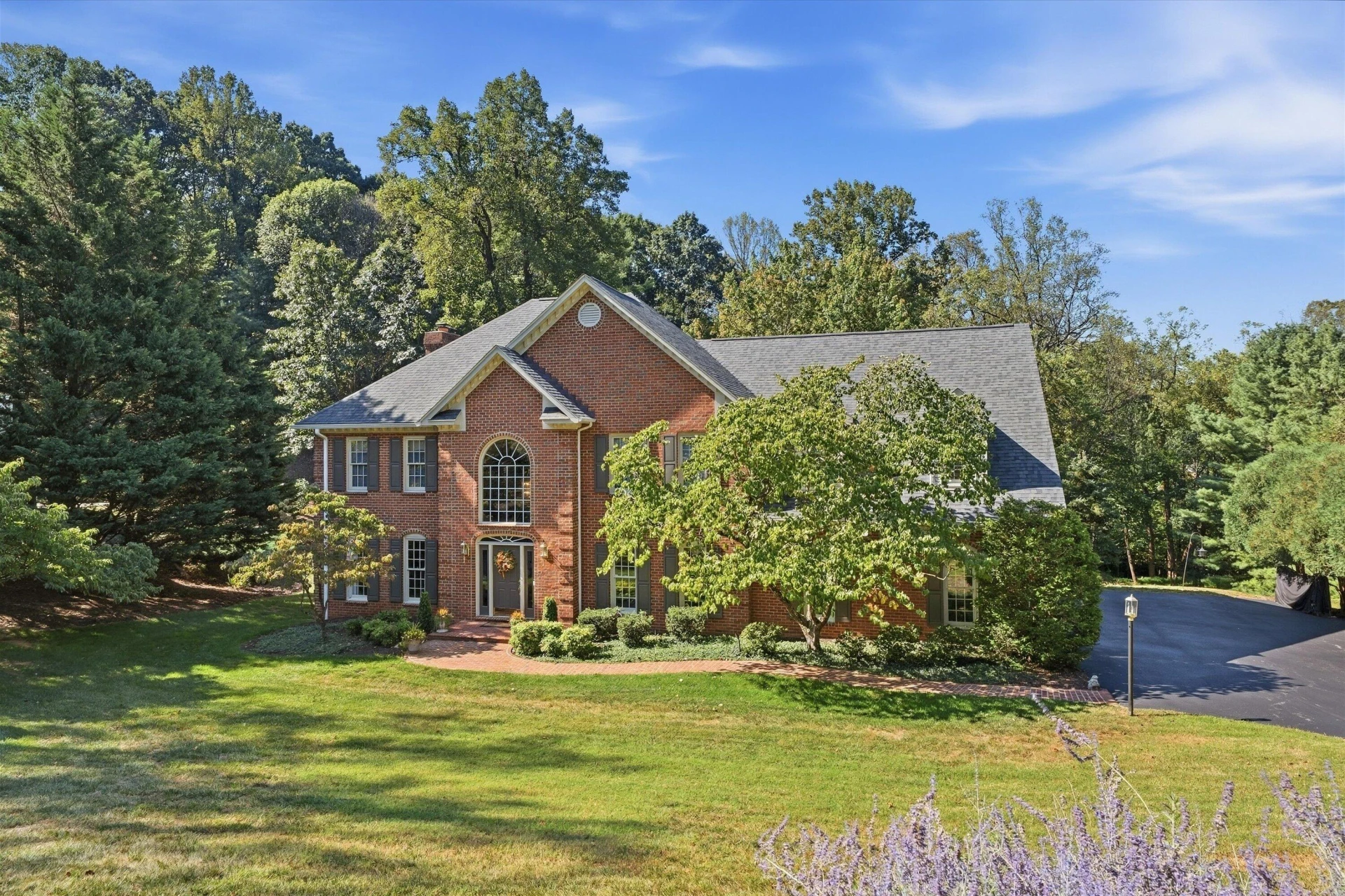 1538 Strawberry Mountain DR - Photo 2