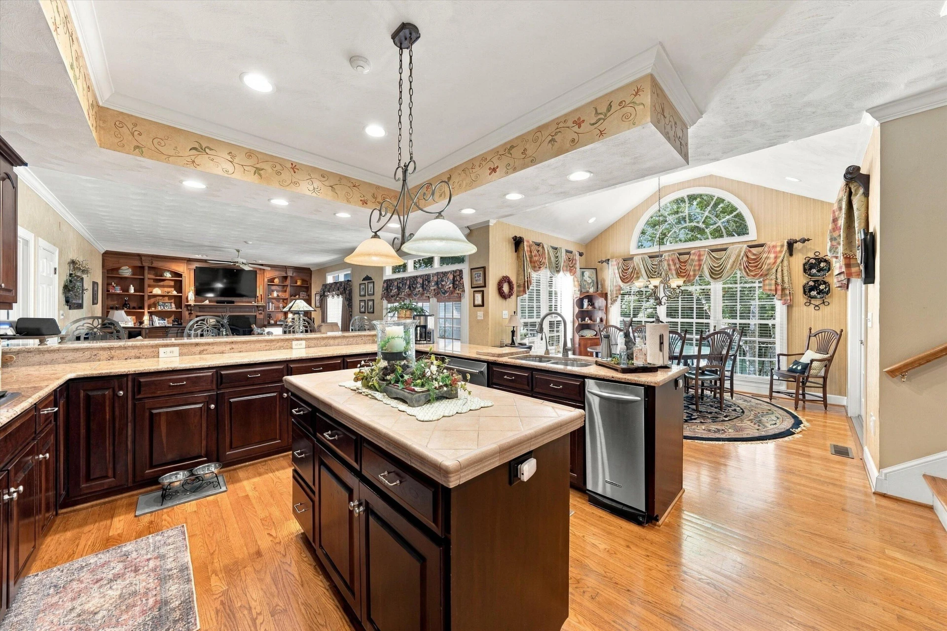 1538 Strawberry Mountain DR - Photo 16