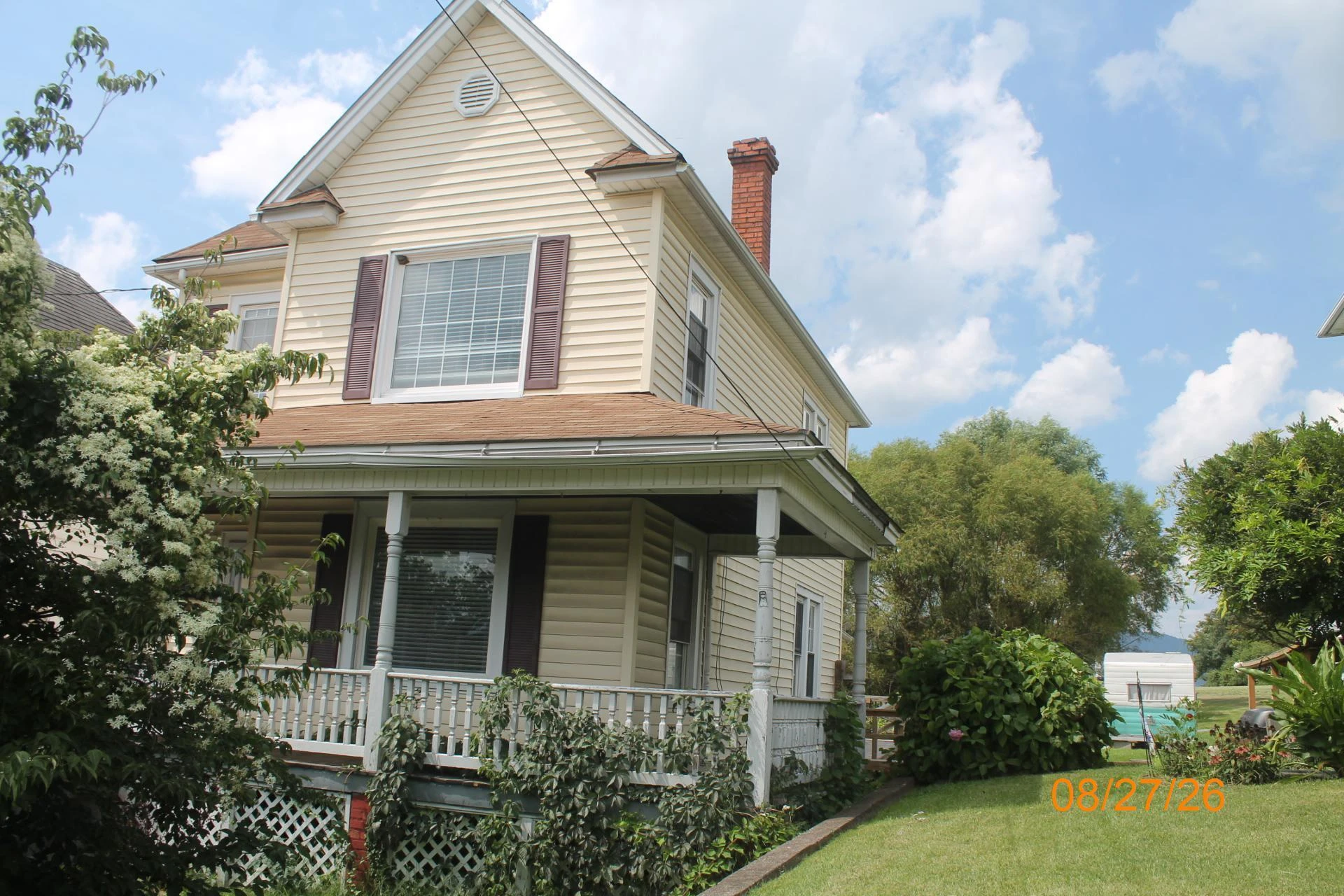 314 E Hawthorne ST - Photo 2