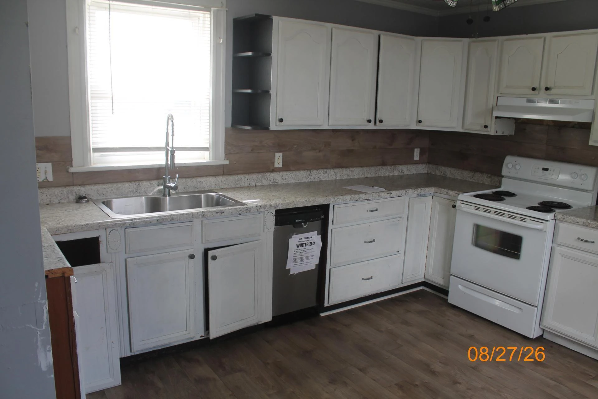 314 E Hawthorne ST - Photo 9