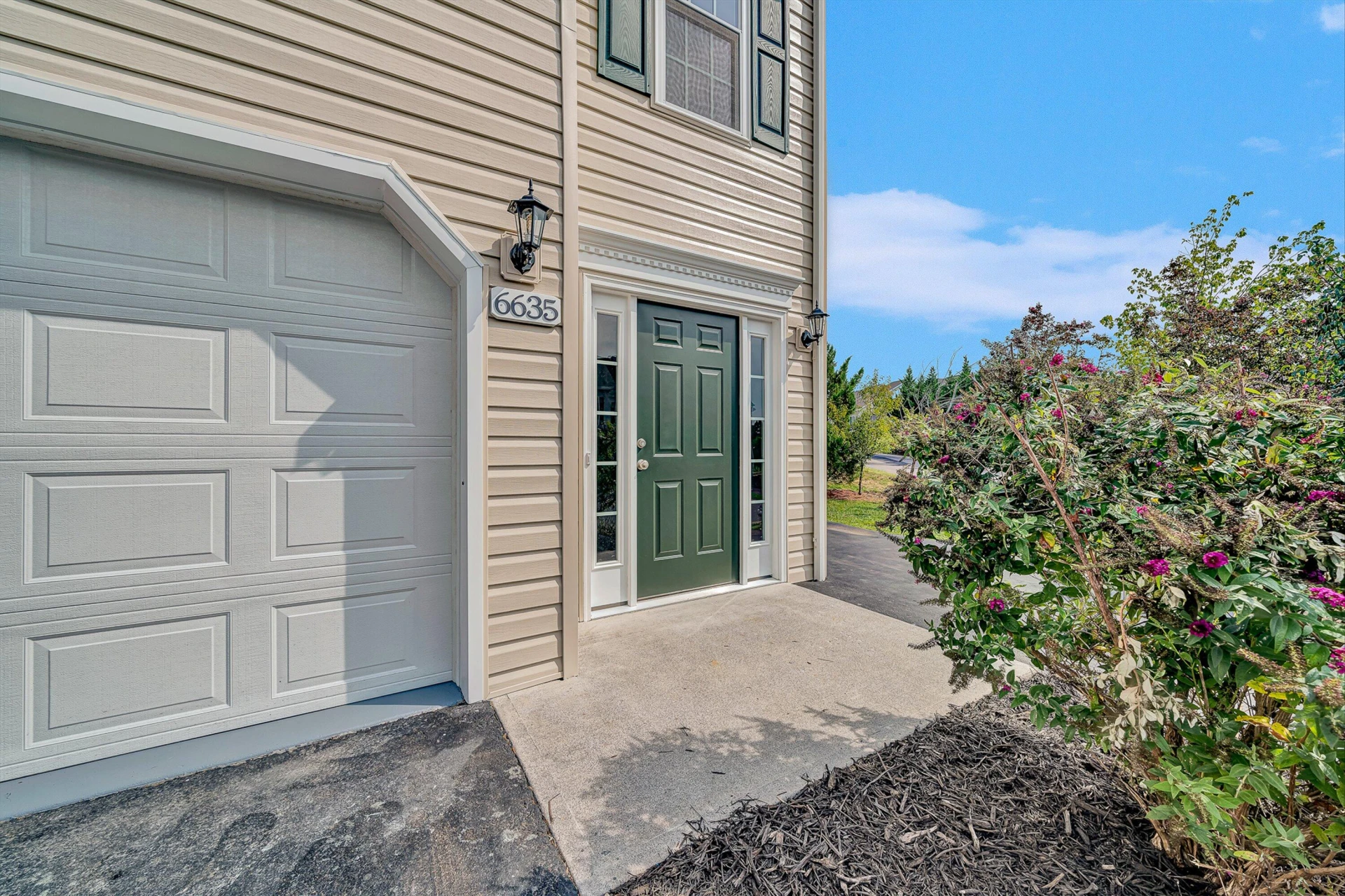 6635 Village Green DR - Photo 3