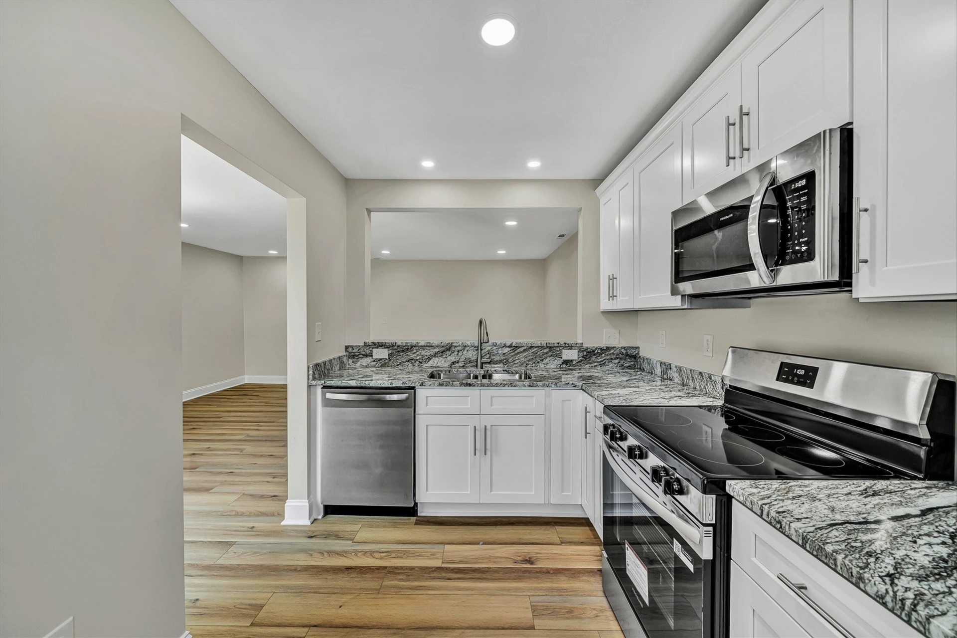 6635 Village Green DR - Photo 14
