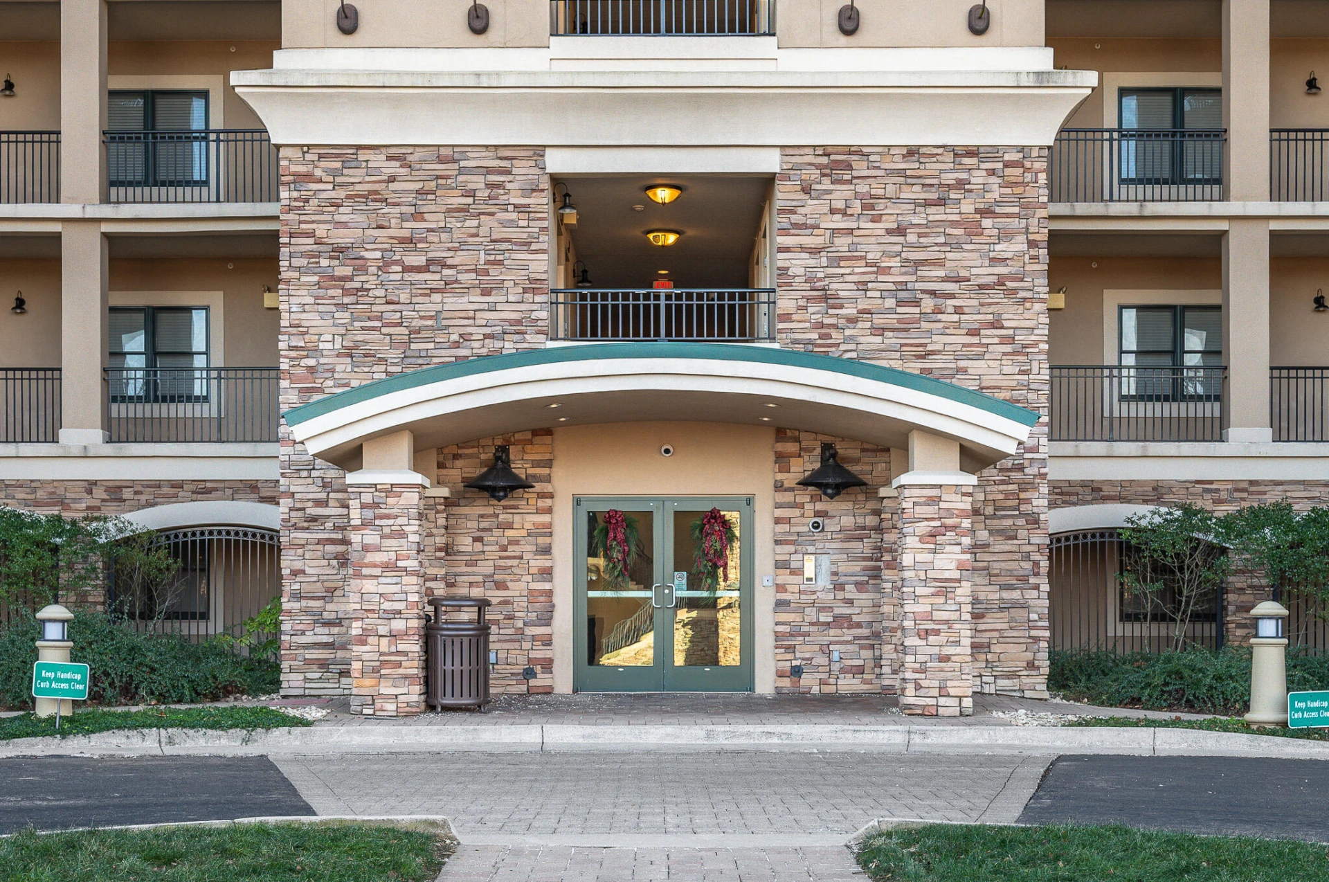 100 Bridgewater Pointe PL #UNIT 102 - Photo 3