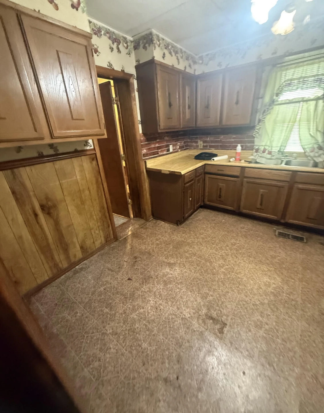 221 Craig AVE - Photo 6