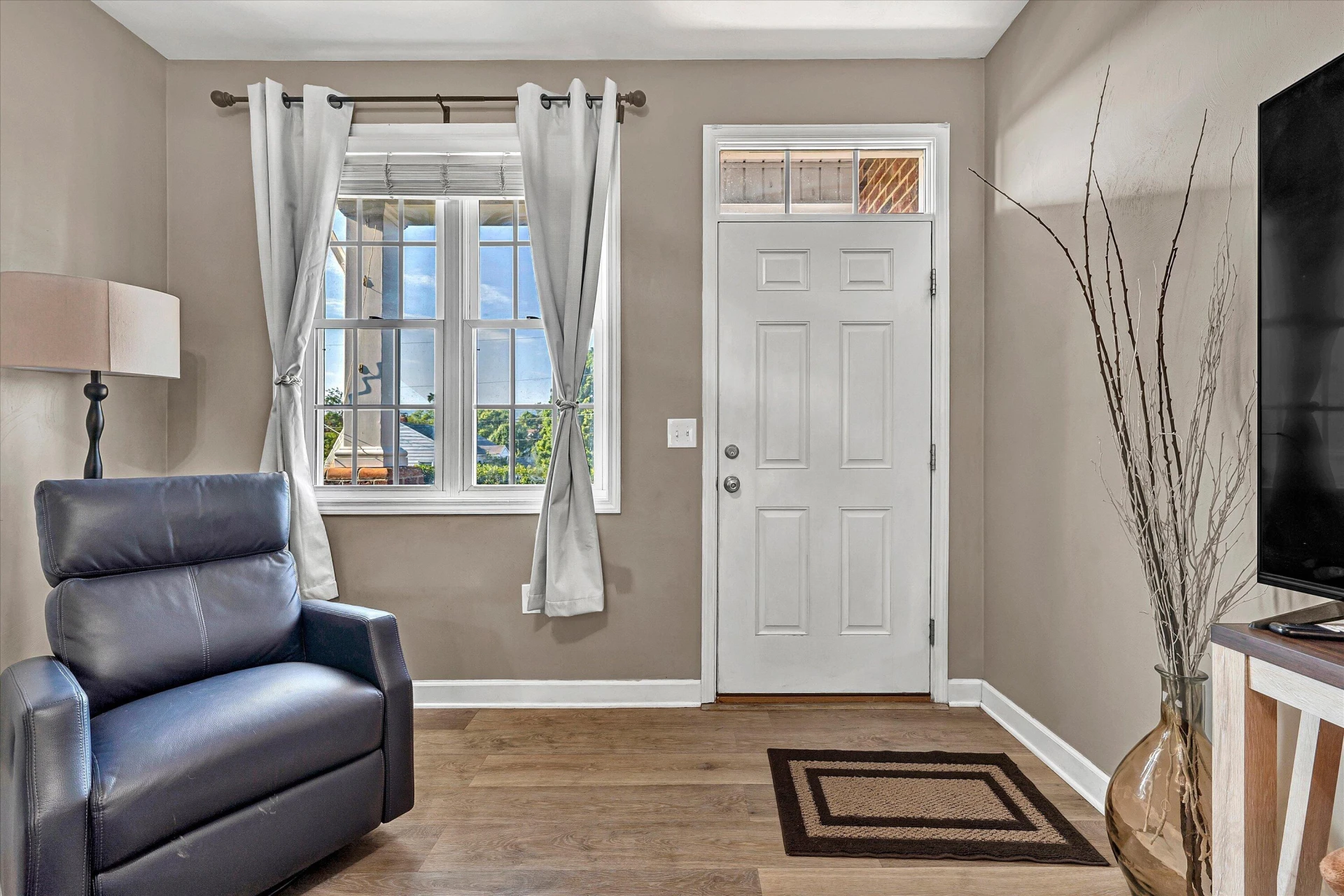 615 Moran AVE - Photo 5