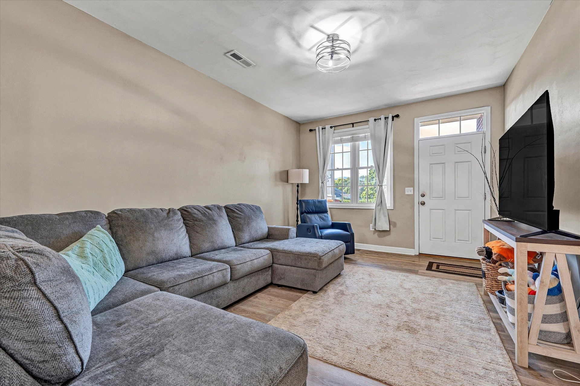 615 Moran AVE - Photo 6