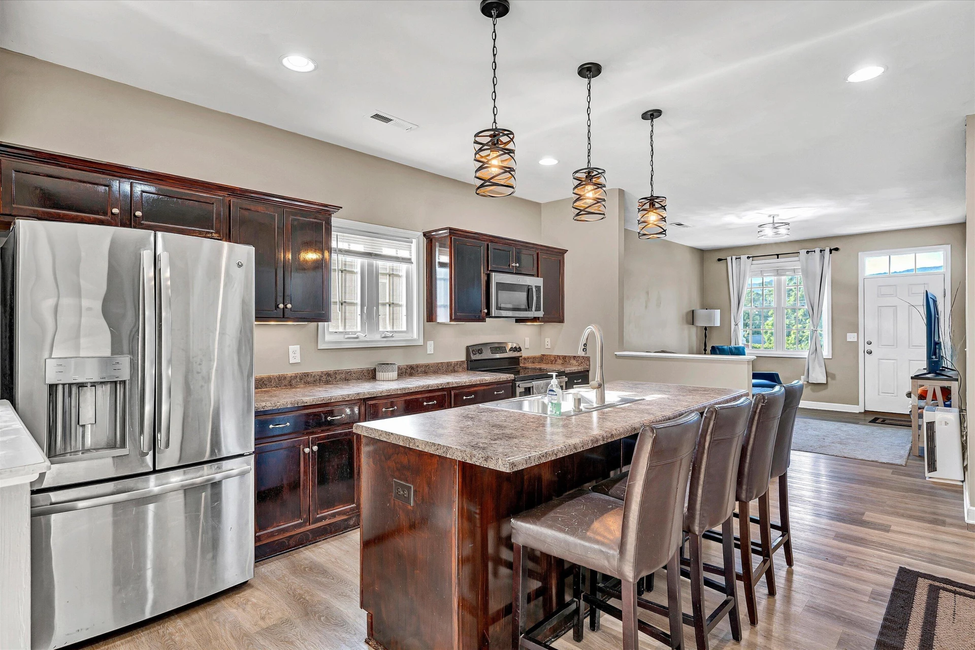615 Moran AVE - Photo 9