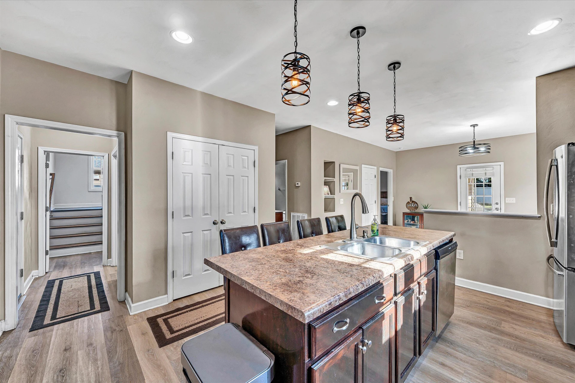 615 Moran AVE - Photo 11