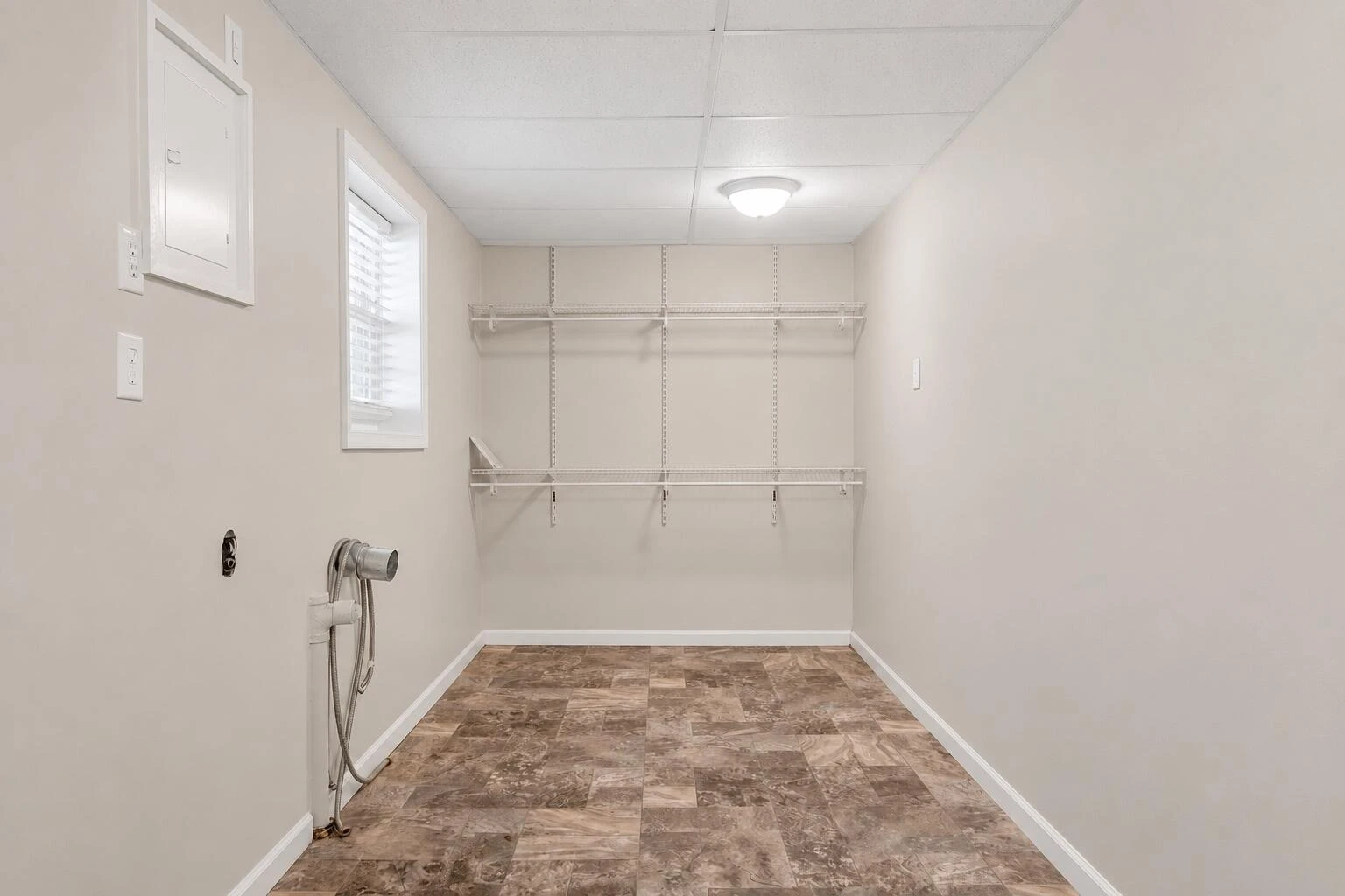 207 Hillview DR - Photo 19