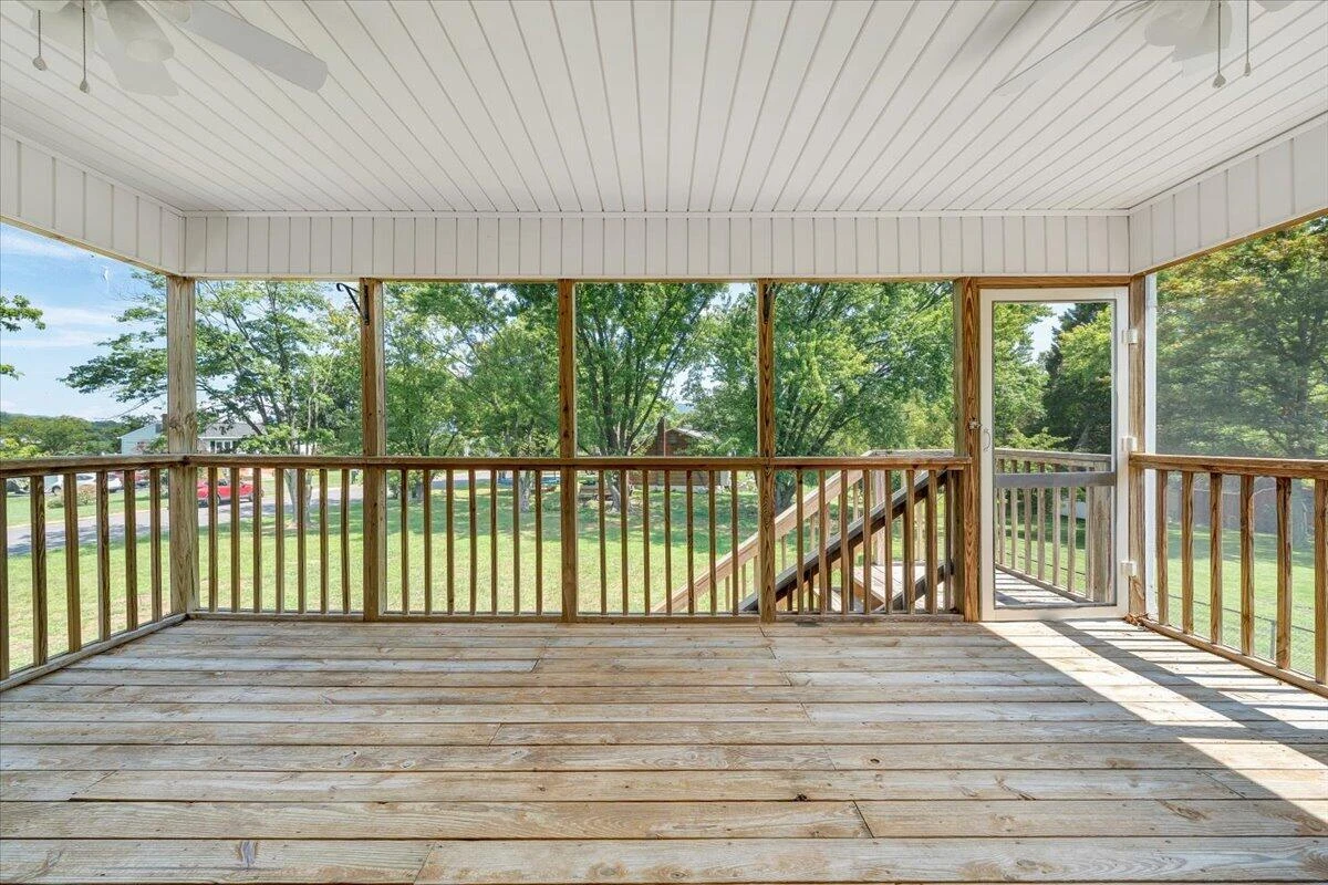 207 Hillview DR - Photo 20