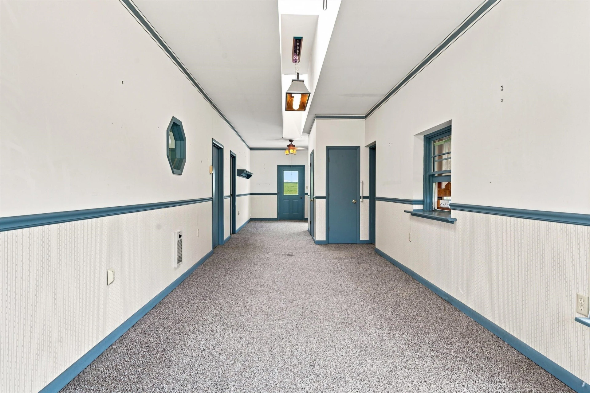 318 Rogers LN - Photo 3