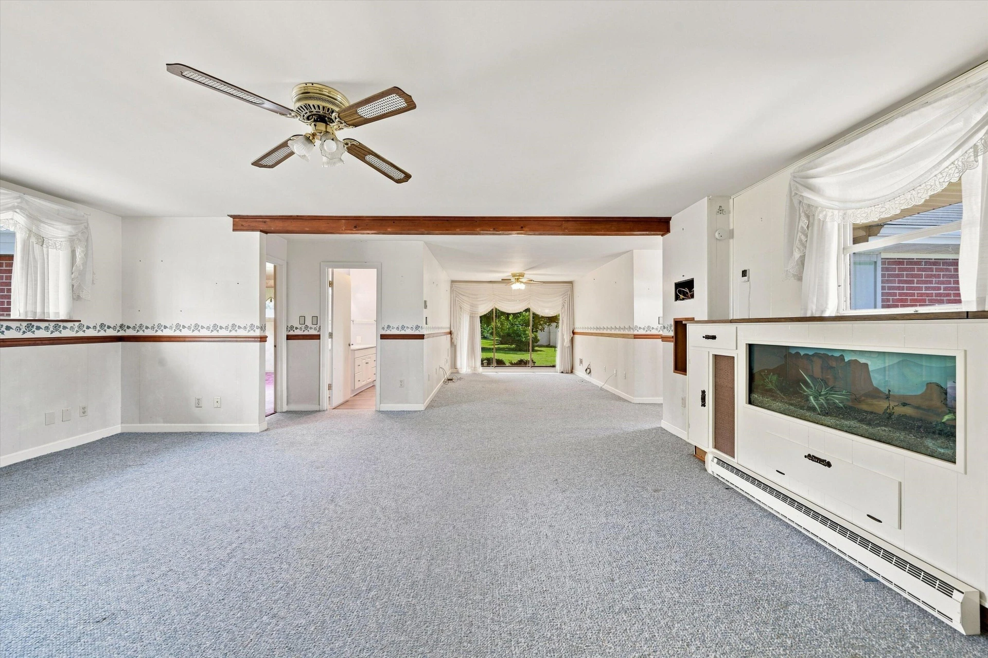 318 Rogers LN - Photo 5