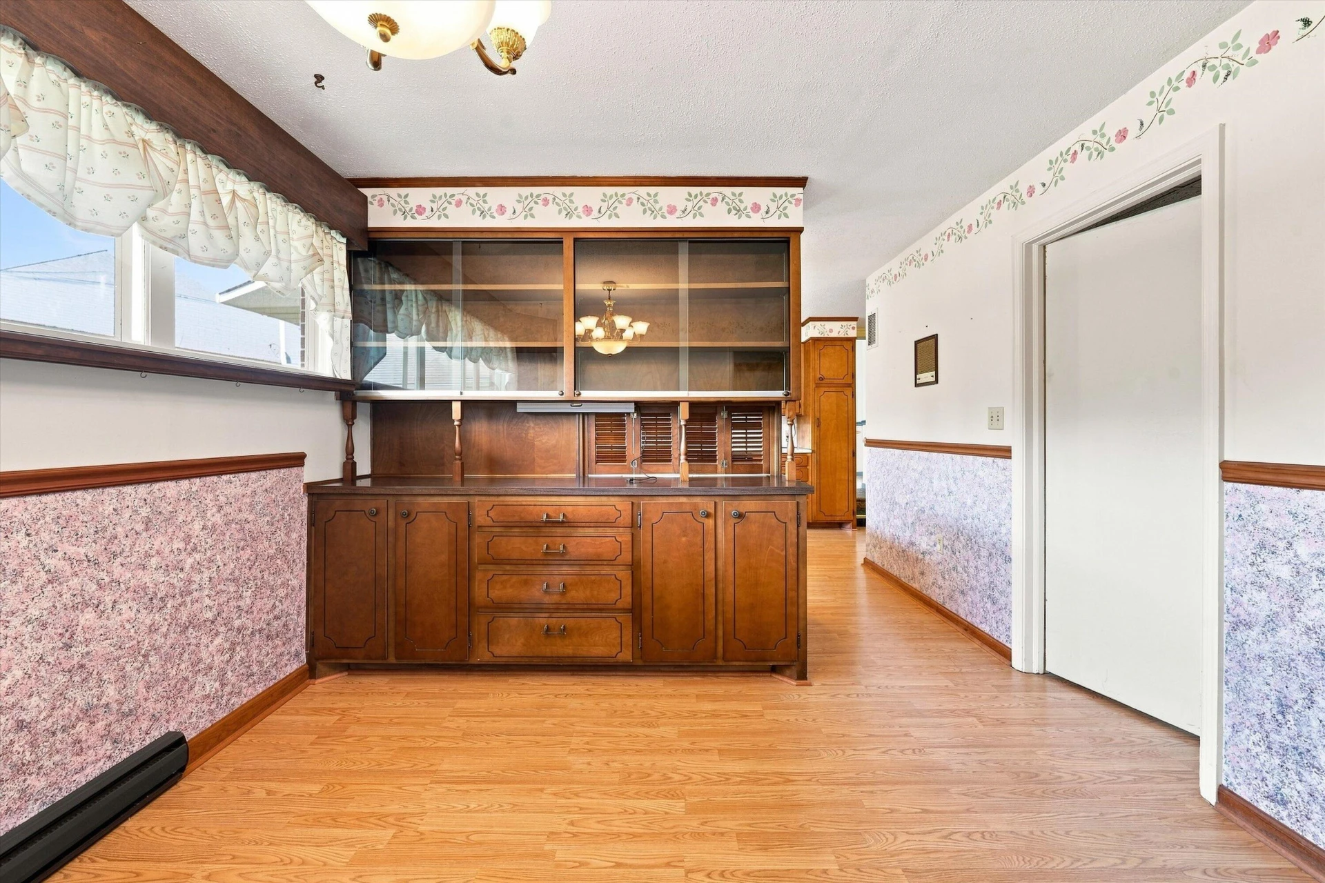 318 Rogers LN - Photo 8