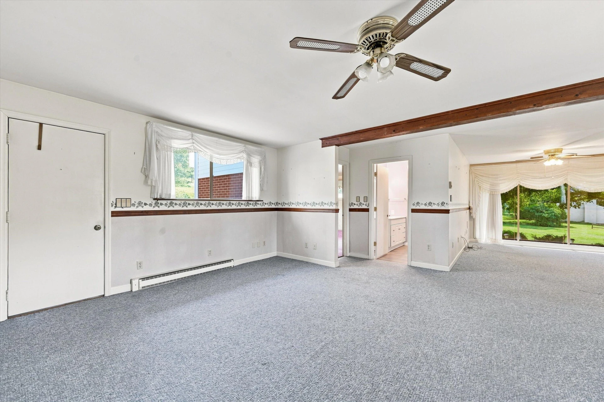 318 Rogers LN - Photo 11