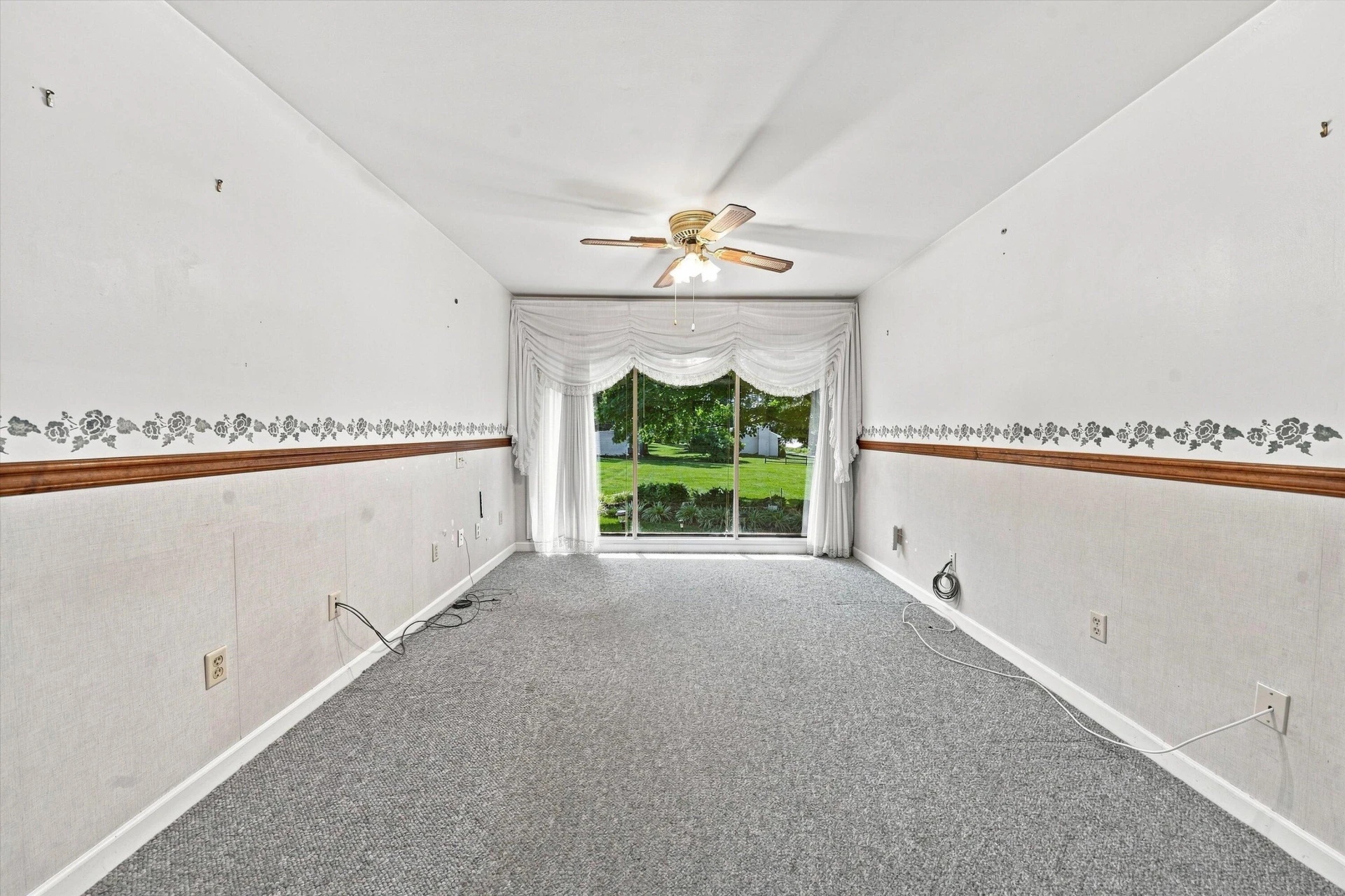 318 Rogers LN - Photo 13