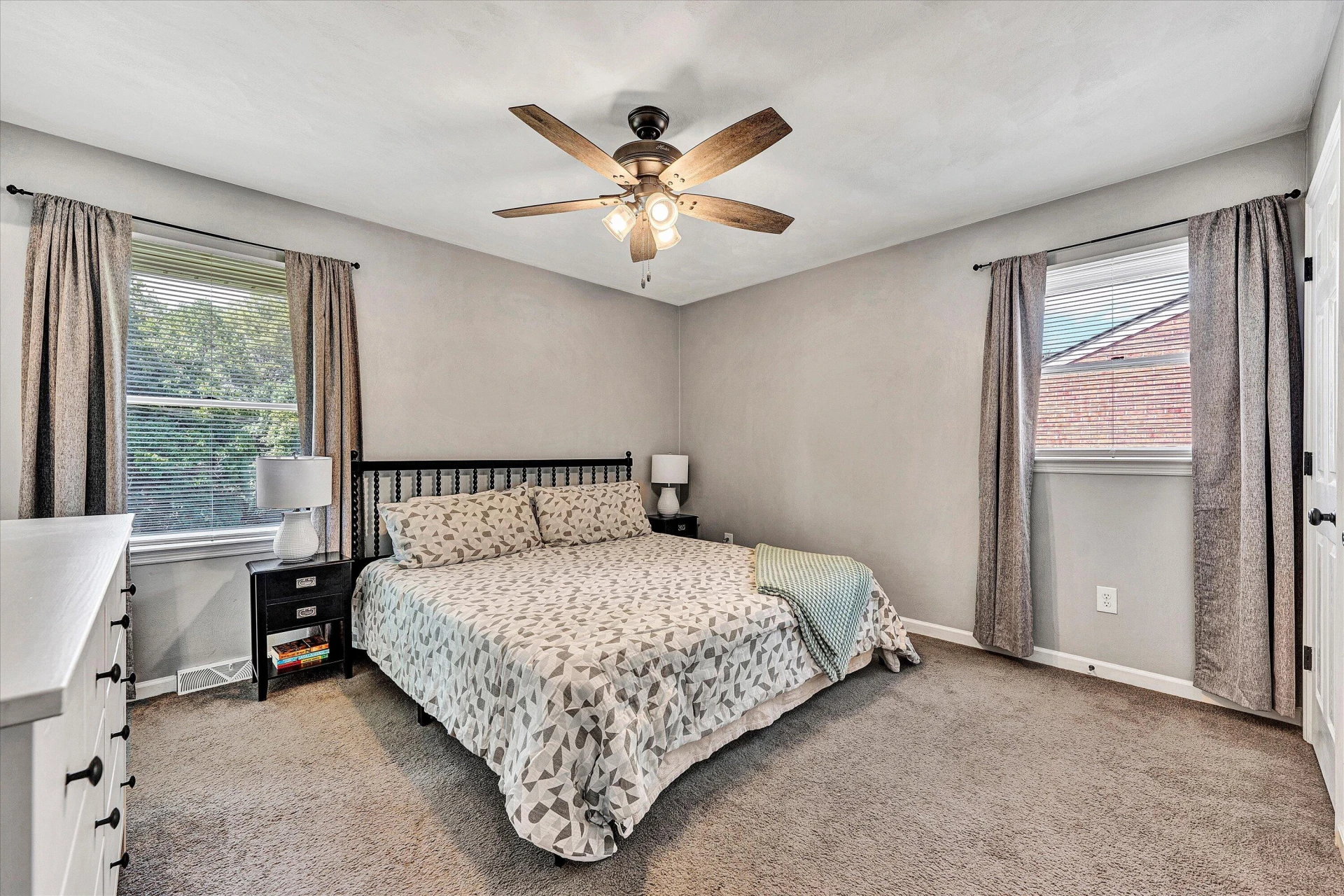 2720 Tulip LN - Photo 14