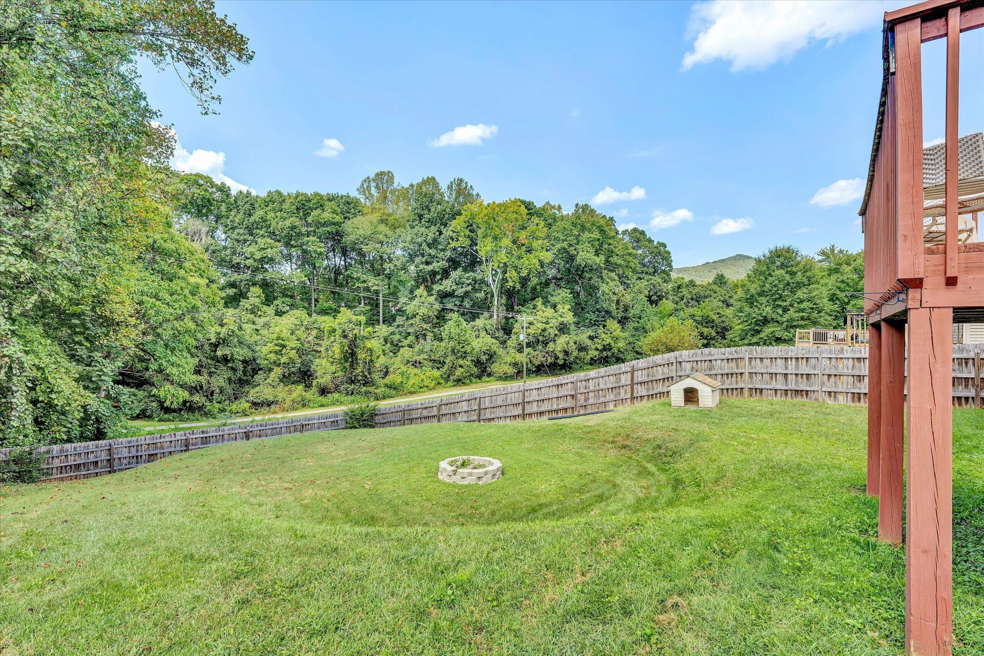 2720 Tulip LN - Photo 34