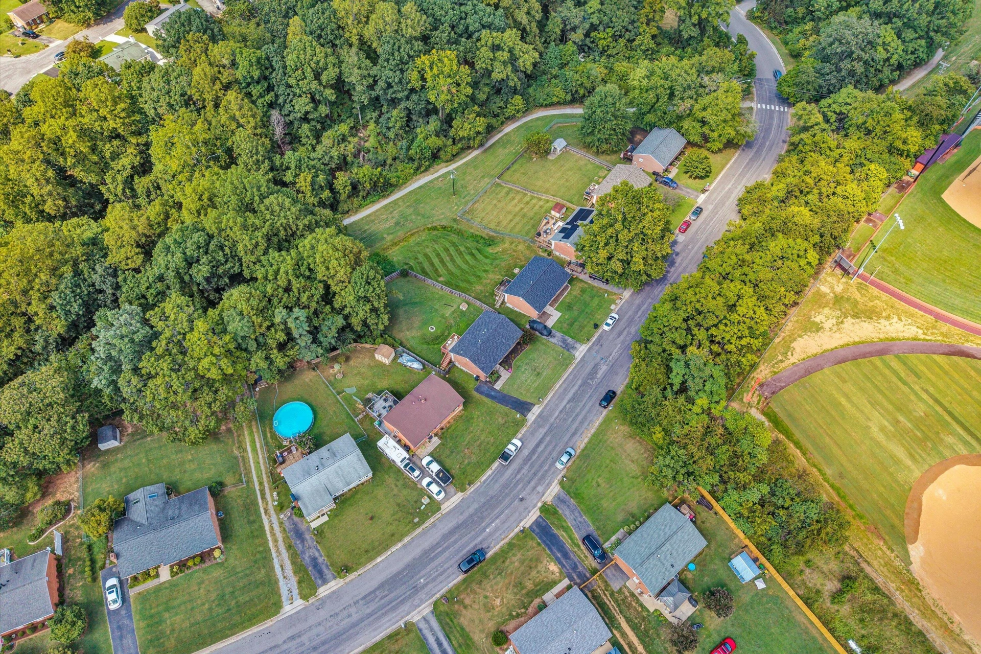 2720 Tulip LN - Photo 39
