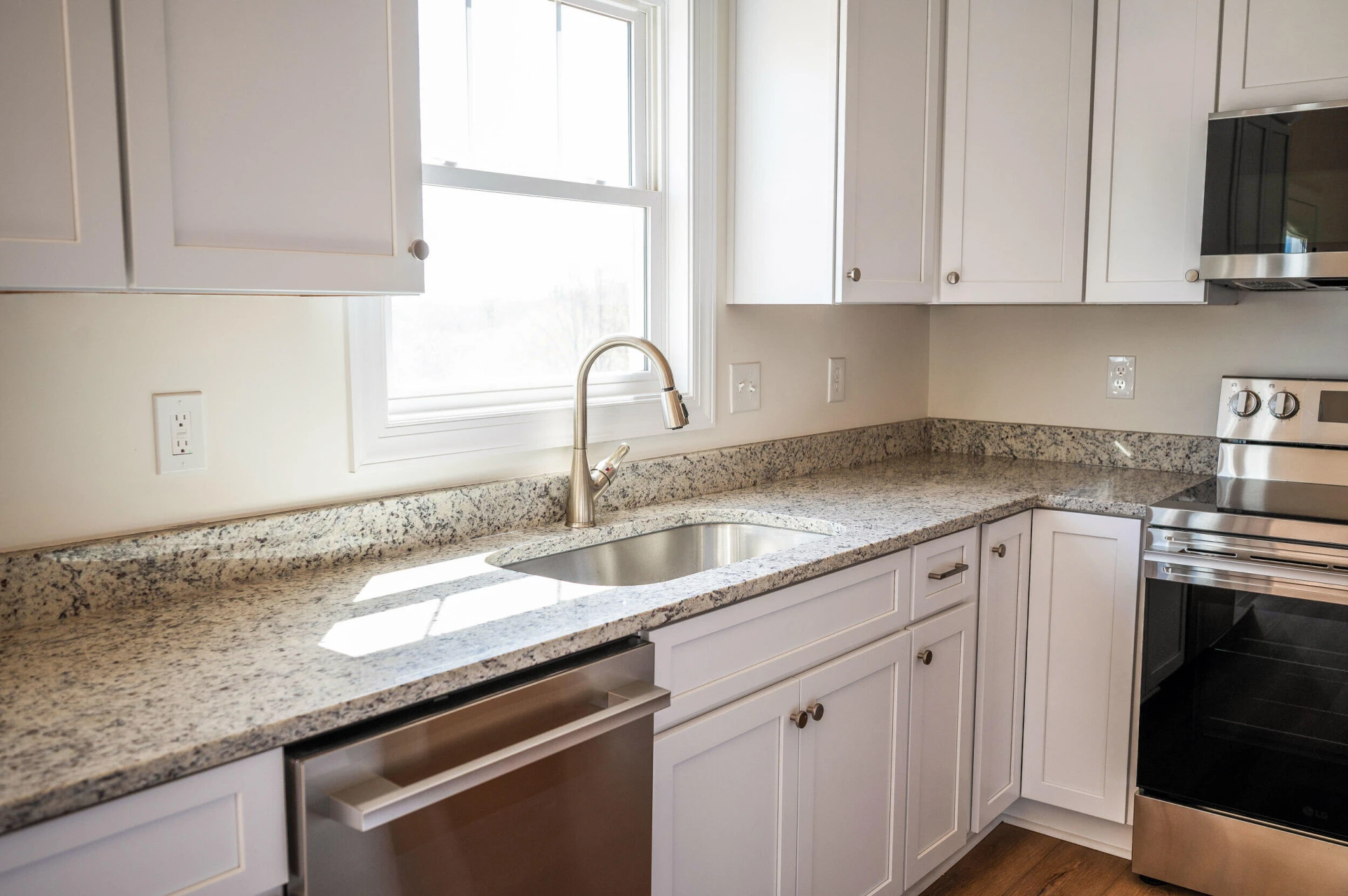 10606 Leesville RD - Photo 13
