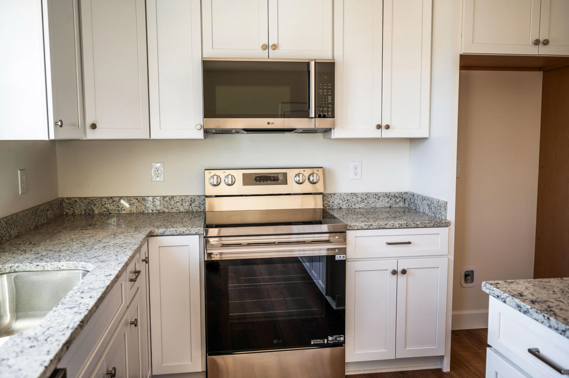 10606 Leesville RD - Photo 14